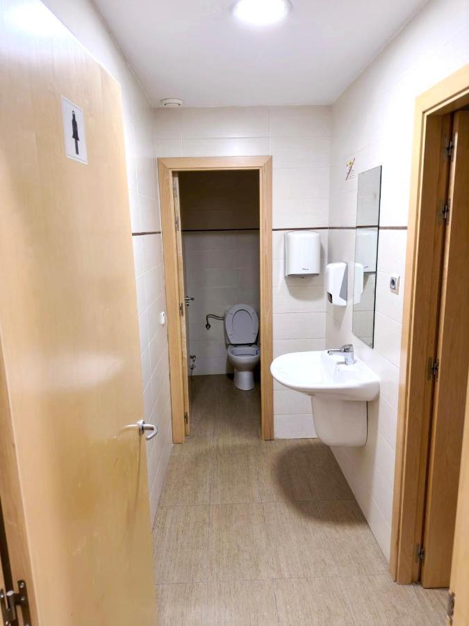 Hostel Acacias Madrid Exterior photo