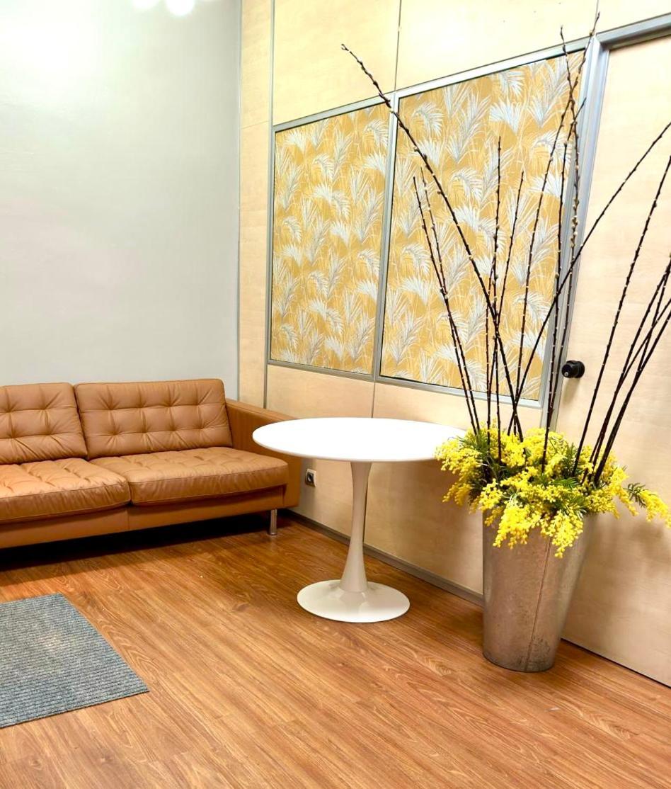 Hostel Acacias Madrid Exterior photo
